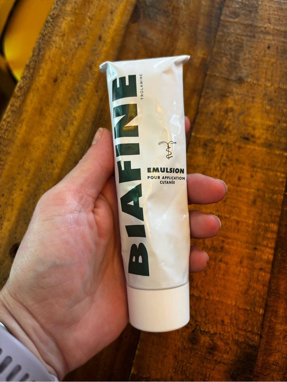 Emulsion Moisturizer – White Tube